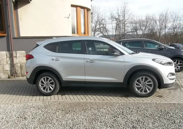 Hyundai Tucson cena 72900 przebieg: 180000, rok produkcji 2018 z Żywiec małe 154